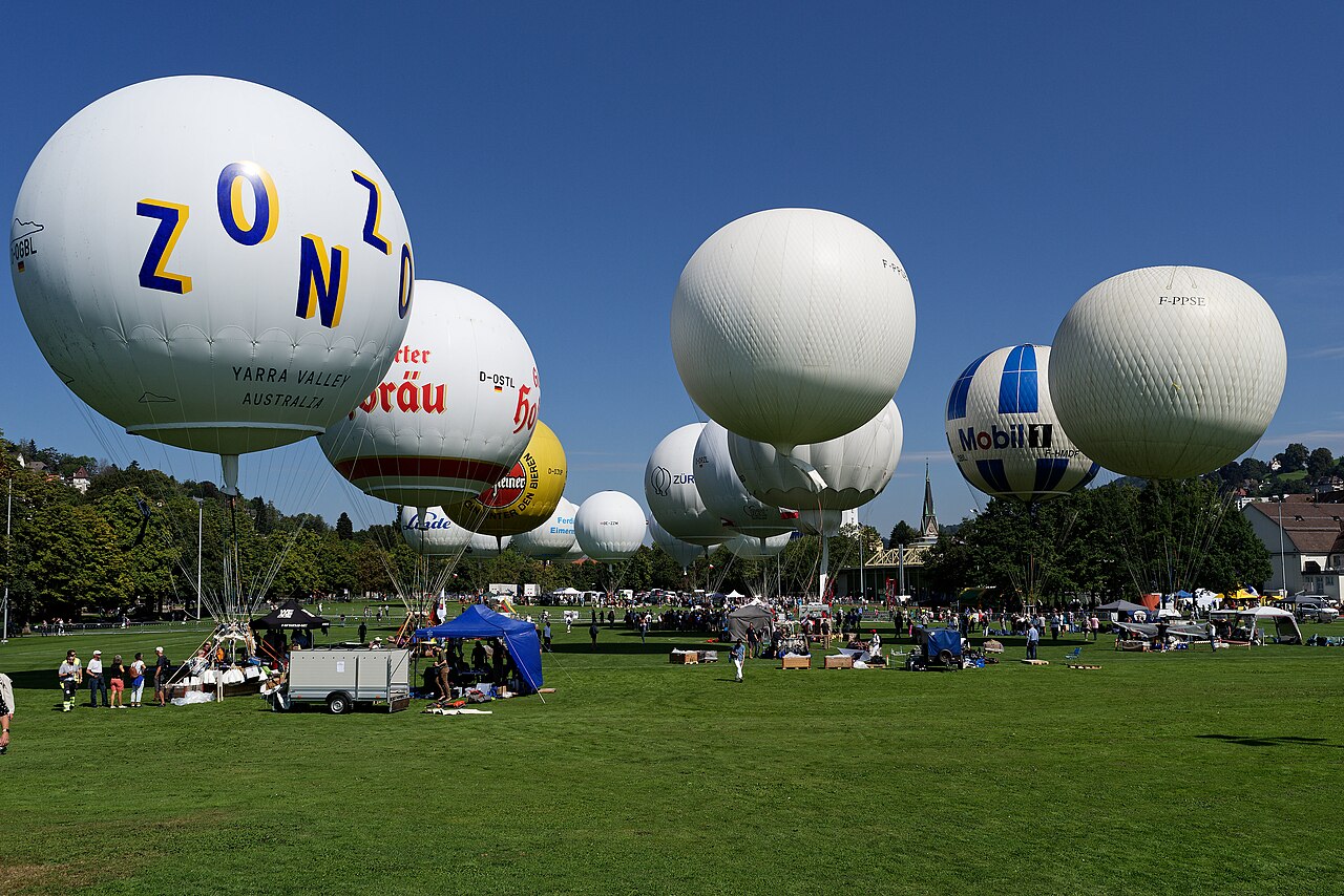 Gas balloons at the Gordon Bennett Cup race