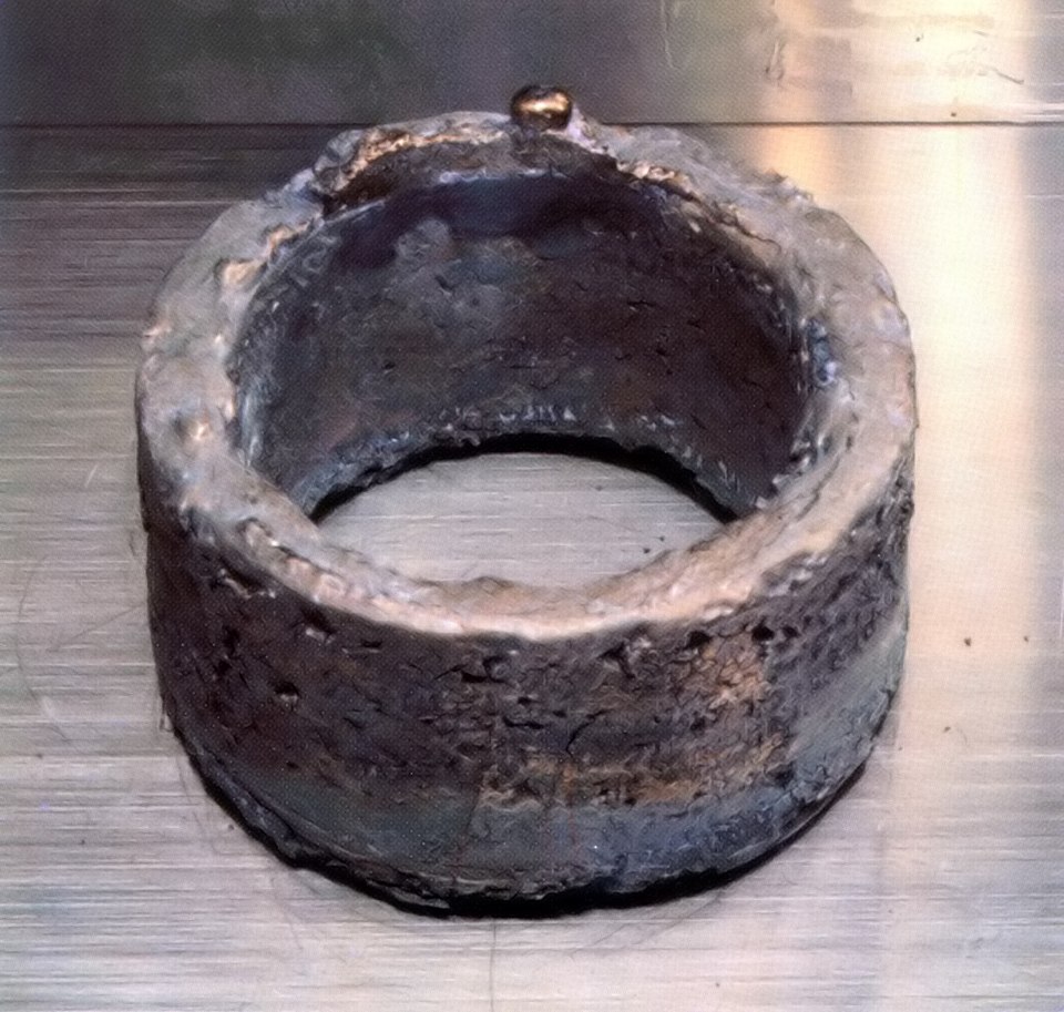 A plutonium ring